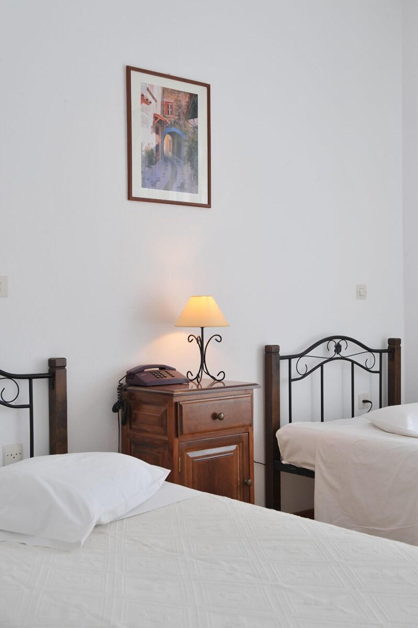 Eri Hotel Parikia  Bagian luar foto