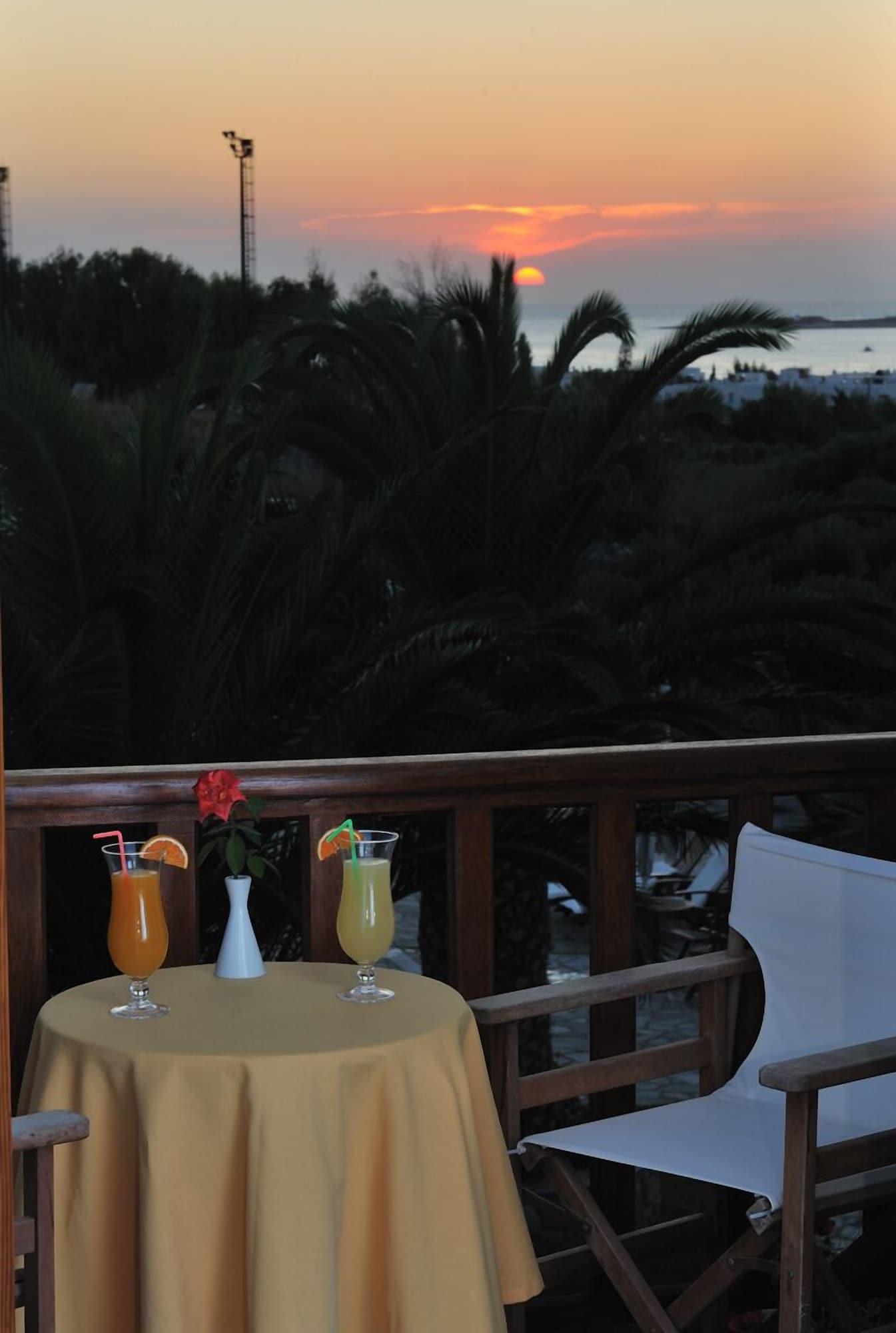 Eri Hotel Parikia  Bagian luar foto