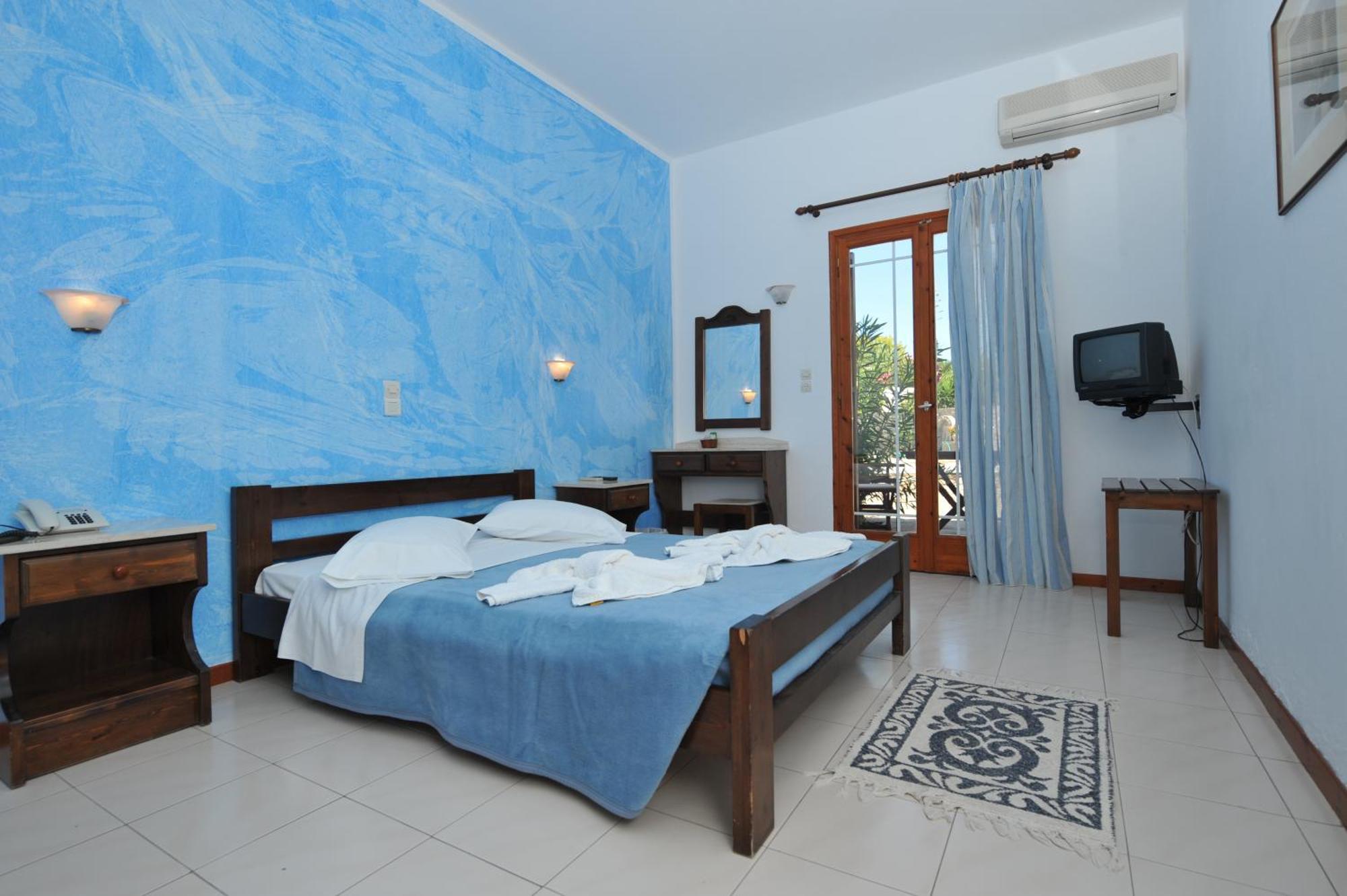 Eri Hotel Parikia  Bagian luar foto